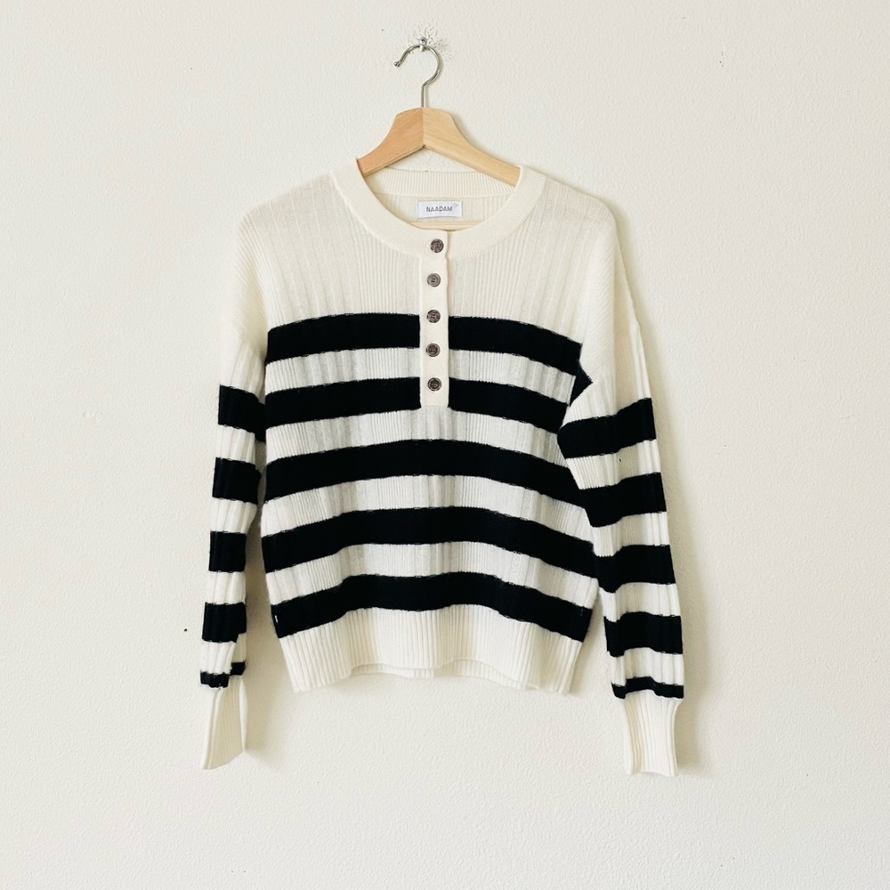 NAADAM SMALL 100% cashmere ribbed henley sweater - black white striped